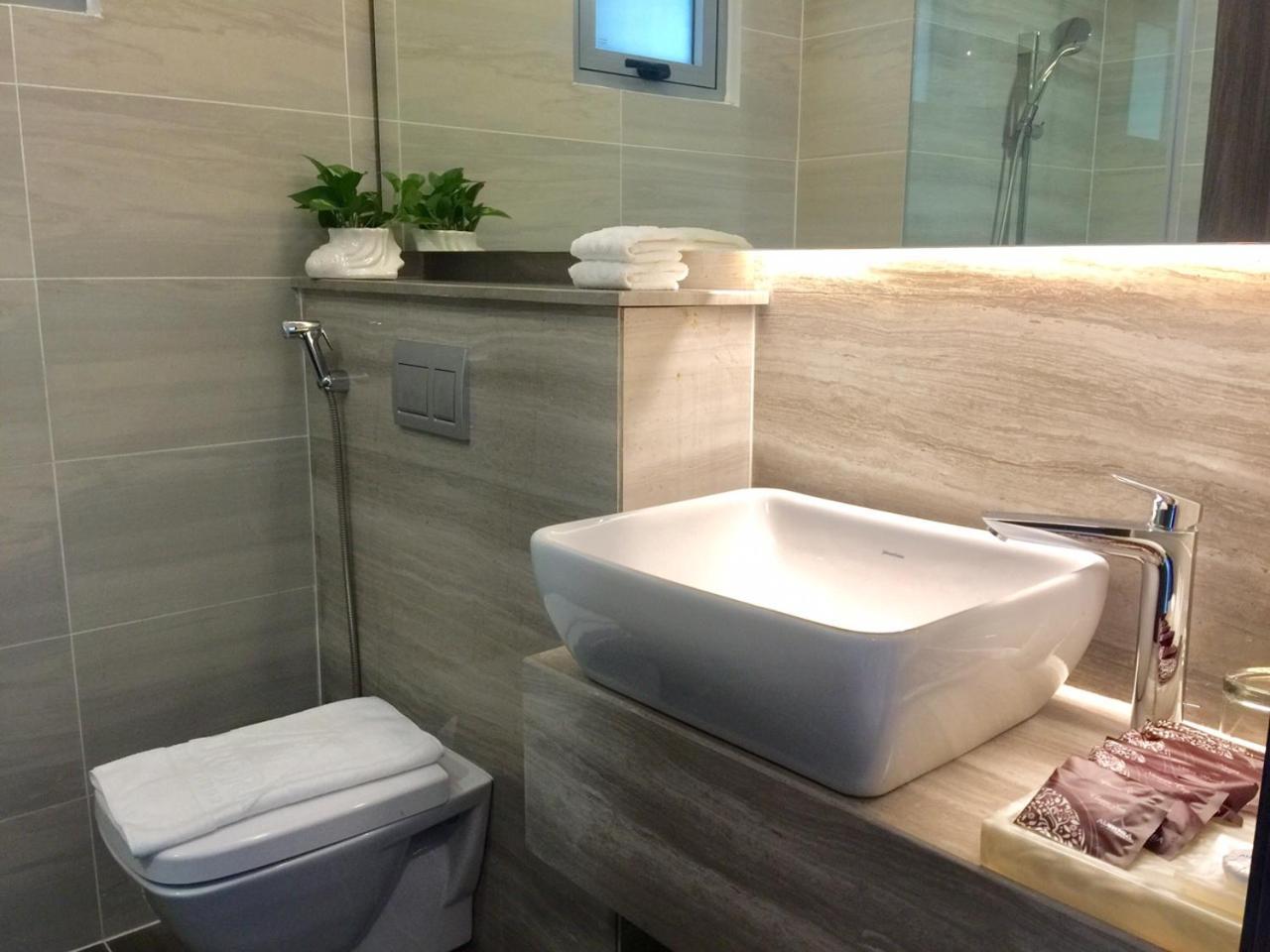 Hotel Aurora Western Village Ho Chi Minh City